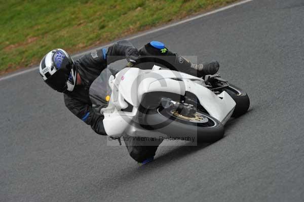 Mallory park Leicestershire;Mallory park photographs;Motorcycle action photographs;Trackday digital images;event digital images;eventdigitalimages;mallory park;no limits trackday;peter wileman photography;trackday;trackday photos