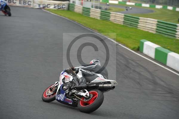 Mallory park Leicestershire;Mallory park photographs;Motorcycle action photographs;Trackday digital images;event digital images;eventdigitalimages;mallory park;no limits trackday;peter wileman photography;trackday;trackday photos