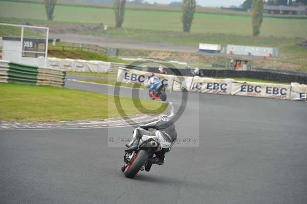 Mallory park Leicestershire;Mallory park photographs;Motorcycle action photographs;Trackday digital images;event digital images;eventdigitalimages;mallory park;no limits trackday;peter wileman photography;trackday;trackday photos