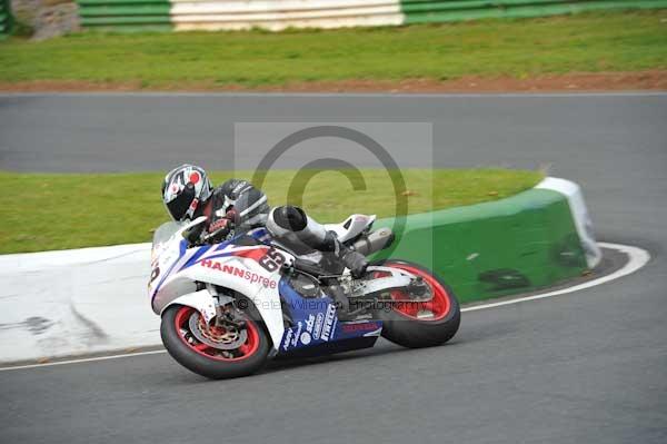 Mallory park Leicestershire;Mallory park photographs;Motorcycle action photographs;Trackday digital images;event digital images;eventdigitalimages;mallory park;no limits trackday;peter wileman photography;trackday;trackday photos