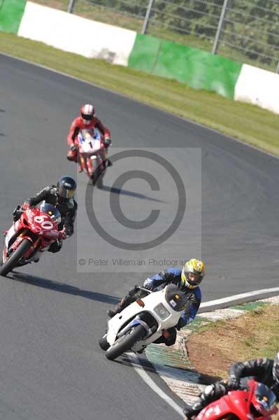 Mallory park Leicestershire;Mallory park photographs;Motorcycle action photographs;Trackday digital images;event digital images;eventdigitalimages;mallory park;no limits trackday;peter wileman photography;trackday;trackday photos