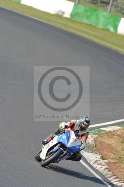 Mallory park Leicestershire;Mallory park photographs;Motorcycle action photographs;Trackday digital images;event digital images;eventdigitalimages;mallory park;no limits trackday;peter wileman photography;trackday;trackday photos