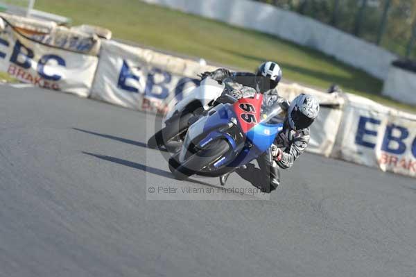 Mallory park Leicestershire;Mallory park photographs;Motorcycle action photographs;Trackday digital images;event digital images;eventdigitalimages;mallory park;no limits trackday;peter wileman photography;trackday;trackday photos