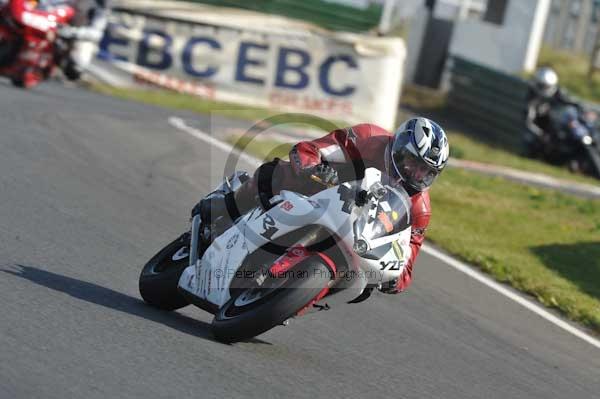 Mallory park Leicestershire;Mallory park photographs;Motorcycle action photographs;Trackday digital images;event digital images;eventdigitalimages;mallory park;no limits trackday;peter wileman photography;trackday;trackday photos