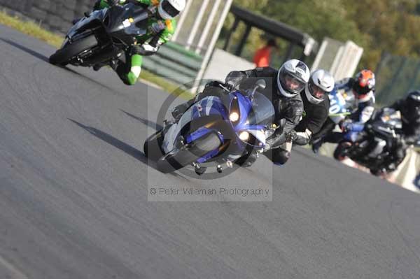 Mallory park Leicestershire;Mallory park photographs;Motorcycle action photographs;Trackday digital images;event digital images;eventdigitalimages;mallory park;no limits trackday;peter wileman photography;trackday;trackday photos