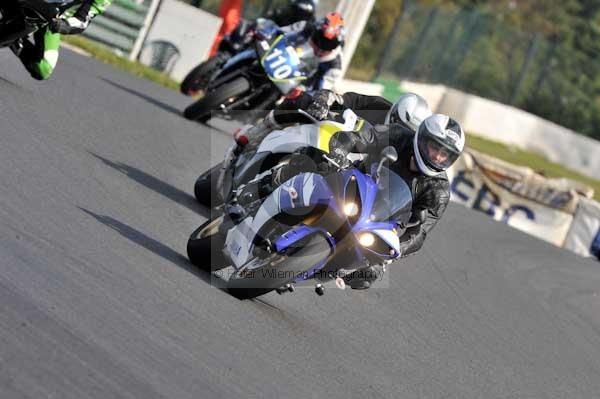 Mallory park Leicestershire;Mallory park photographs;Motorcycle action photographs;Trackday digital images;event digital images;eventdigitalimages;mallory park;no limits trackday;peter wileman photography;trackday;trackday photos