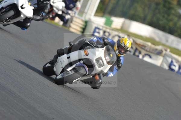 Mallory park Leicestershire;Mallory park photographs;Motorcycle action photographs;Trackday digital images;event digital images;eventdigitalimages;mallory park;no limits trackday;peter wileman photography;trackday;trackday photos