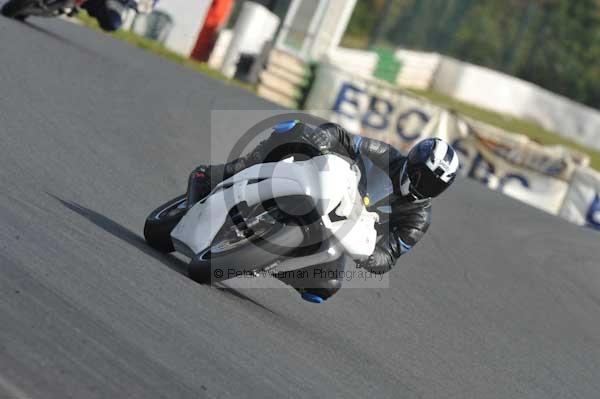 Mallory park Leicestershire;Mallory park photographs;Motorcycle action photographs;Trackday digital images;event digital images;eventdigitalimages;mallory park;no limits trackday;peter wileman photography;trackday;trackday photos