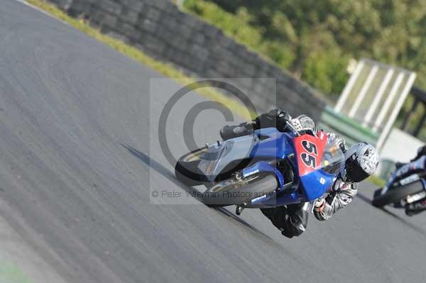 Mallory park Leicestershire;Mallory park photographs;Motorcycle action photographs;Trackday digital images;event digital images;eventdigitalimages;mallory park;no limits trackday;peter wileman photography;trackday;trackday photos