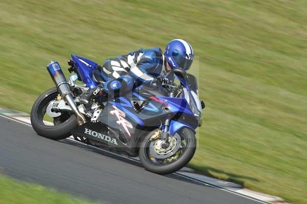 Mallory park Leicestershire;Mallory park photographs;Motorcycle action photographs;Trackday digital images;event digital images;eventdigitalimages;mallory park;no limits trackday;peter wileman photography;trackday;trackday photos