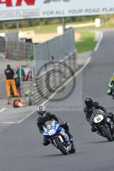 Mallory park Leicestershire;Mallory park photographs;Motorcycle action photographs;Trackday digital images;event digital images;eventdigitalimages;mallory park;no limits trackday;peter wileman photography;trackday;trackday photos