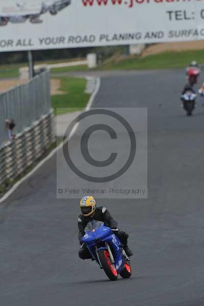 Mallory park Leicestershire;Mallory park photographs;Motorcycle action photographs;Trackday digital images;event digital images;eventdigitalimages;mallory park;no limits trackday;peter wileman photography;trackday;trackday photos