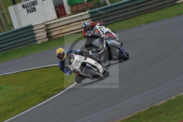 Mallory park Leicestershire;Mallory park photographs;Motorcycle action photographs;Trackday digital images;event digital images;eventdigitalimages;mallory park;no limits trackday;peter wileman photography;trackday;trackday photos