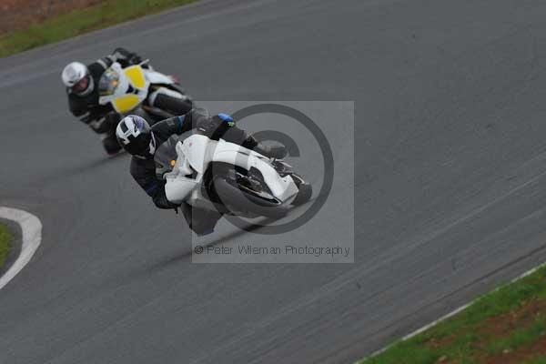 Mallory park Leicestershire;Mallory park photographs;Motorcycle action photographs;Trackday digital images;event digital images;eventdigitalimages;mallory park;no limits trackday;peter wileman photography;trackday;trackday photos