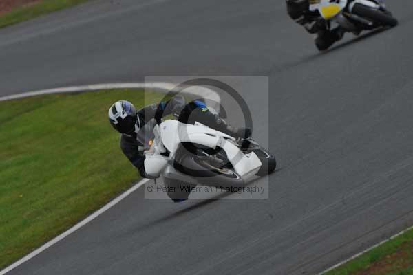 Mallory park Leicestershire;Mallory park photographs;Motorcycle action photographs;Trackday digital images;event digital images;eventdigitalimages;mallory park;no limits trackday;peter wileman photography;trackday;trackday photos