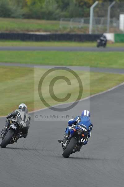 Mallory park Leicestershire;Mallory park photographs;Motorcycle action photographs;Trackday digital images;event digital images;eventdigitalimages;mallory park;no limits trackday;peter wileman photography;trackday;trackday photos