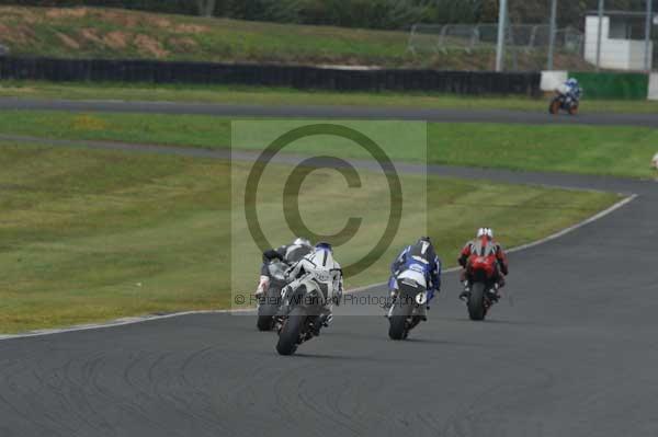 Mallory park Leicestershire;Mallory park photographs;Motorcycle action photographs;Trackday digital images;event digital images;eventdigitalimages;mallory park;no limits trackday;peter wileman photography;trackday;trackday photos