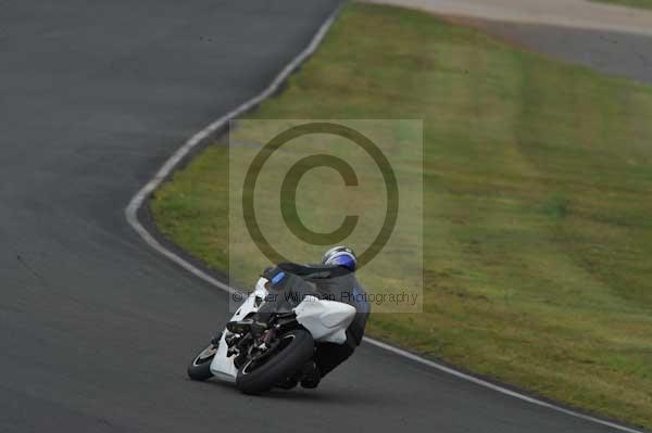 Mallory park Leicestershire;Mallory park photographs;Motorcycle action photographs;Trackday digital images;event digital images;eventdigitalimages;mallory park;no limits trackday;peter wileman photography;trackday;trackday photos