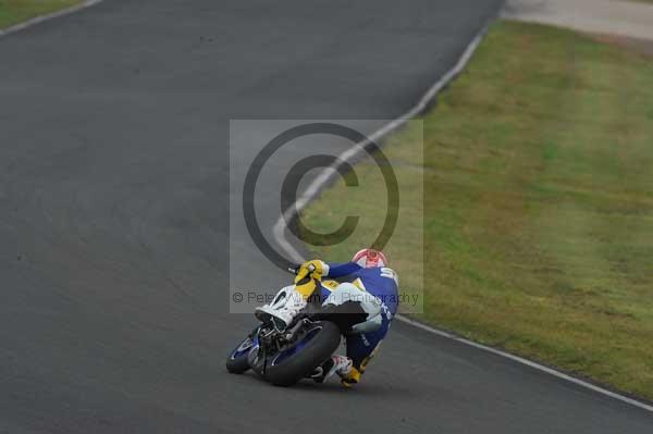 Mallory park Leicestershire;Mallory park photographs;Motorcycle action photographs;Trackday digital images;event digital images;eventdigitalimages;mallory park;no limits trackday;peter wileman photography;trackday;trackday photos