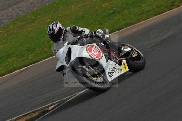 Mallory park Leicestershire;Mallory park photographs;Motorcycle action photographs;Trackday digital images;event digital images;eventdigitalimages;mallory park;no limits trackday;peter wileman photography;trackday;trackday photos