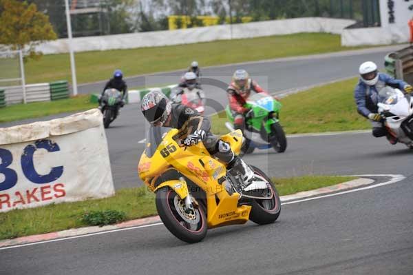 Mallory park Leicestershire;Mallory park photographs;Motorcycle action photographs;Trackday digital images;event digital images;eventdigitalimages;mallory park;no limits trackday;peter wileman photography;trackday;trackday photos