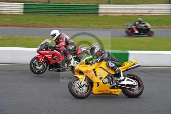 Mallory park Leicestershire;Mallory park photographs;Motorcycle action photographs;Trackday digital images;event digital images;eventdigitalimages;mallory park;no limits trackday;peter wileman photography;trackday;trackday photos