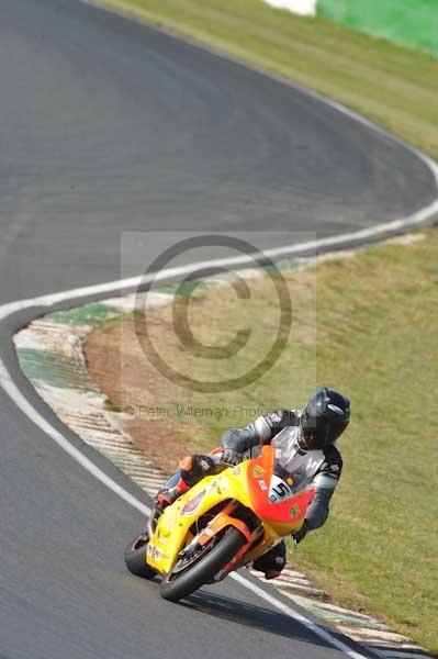 Mallory park Leicestershire;Mallory park photographs;Motorcycle action photographs;Trackday digital images;event digital images;eventdigitalimages;mallory park;no limits trackday;peter wileman photography;trackday;trackday photos