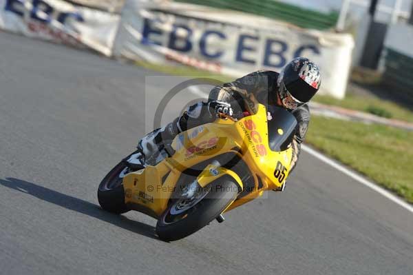 Mallory park Leicestershire;Mallory park photographs;Motorcycle action photographs;Trackday digital images;event digital images;eventdigitalimages;mallory park;no limits trackday;peter wileman photography;trackday;trackday photos