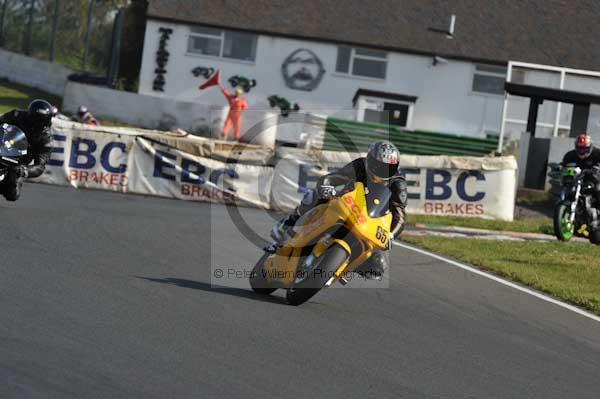 Mallory park Leicestershire;Mallory park photographs;Motorcycle action photographs;Trackday digital images;event digital images;eventdigitalimages;mallory park;no limits trackday;peter wileman photography;trackday;trackday photos