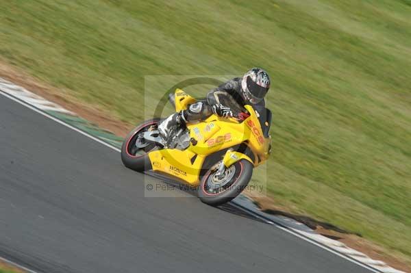 Mallory park Leicestershire;Mallory park photographs;Motorcycle action photographs;Trackday digital images;event digital images;eventdigitalimages;mallory park;no limits trackday;peter wileman photography;trackday;trackday photos