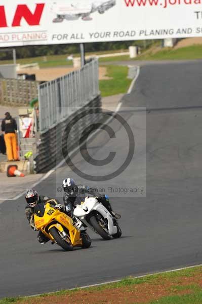 Mallory park Leicestershire;Mallory park photographs;Motorcycle action photographs;Trackday digital images;event digital images;eventdigitalimages;mallory park;no limits trackday;peter wileman photography;trackday;trackday photos