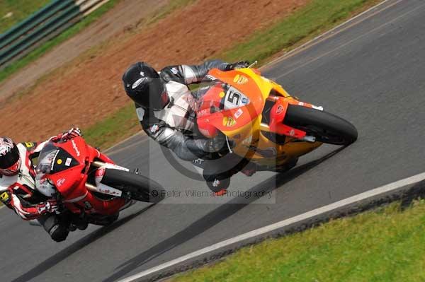 Mallory park Leicestershire;Mallory park photographs;Motorcycle action photographs;Trackday digital images;event digital images;eventdigitalimages;mallory park;no limits trackday;peter wileman photography;trackday;trackday photos