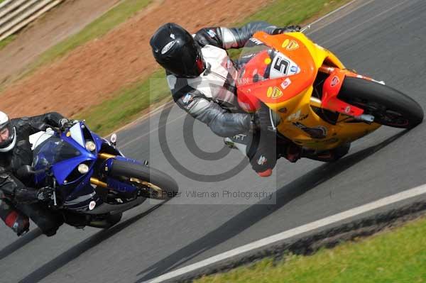 Mallory park Leicestershire;Mallory park photographs;Motorcycle action photographs;Trackday digital images;event digital images;eventdigitalimages;mallory park;no limits trackday;peter wileman photography;trackday;trackday photos