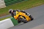 Mallory-park-Leicestershire;Mallory-park-photographs;Motorcycle-action-photographs;Trackday-digital-images;event-digital-images;eventdigitalimages;mallory-park;no-limits-trackday;peter-wileman-photography;trackday;trackday-photos