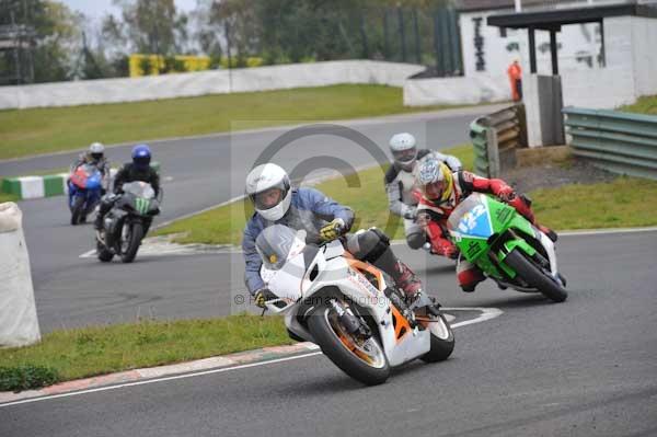 Mallory park Leicestershire;Mallory park photographs;Motorcycle action photographs;Trackday digital images;event digital images;eventdigitalimages;mallory park;no limits trackday;peter wileman photography;trackday;trackday photos