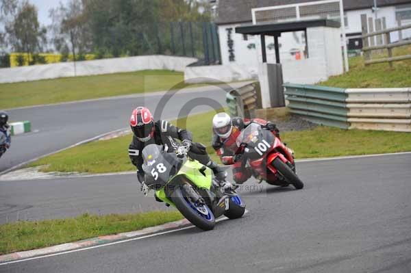 Mallory park Leicestershire;Mallory park photographs;Motorcycle action photographs;Trackday digital images;event digital images;eventdigitalimages;mallory park;no limits trackday;peter wileman photography;trackday;trackday photos