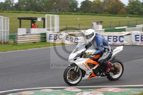 Mallory park Leicestershire;Mallory park photographs;Motorcycle action photographs;Trackday digital images;event digital images;eventdigitalimages;mallory park;no limits trackday;peter wileman photography;trackday;trackday photos