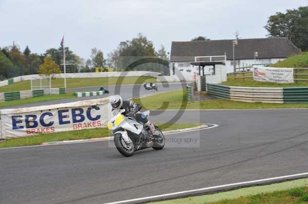 Mallory park Leicestershire;Mallory park photographs;Motorcycle action photographs;Trackday digital images;event digital images;eventdigitalimages;mallory park;no limits trackday;peter wileman photography;trackday;trackday photos