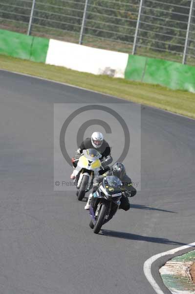 Mallory park Leicestershire;Mallory park photographs;Motorcycle action photographs;Trackday digital images;event digital images;eventdigitalimages;mallory park;no limits trackday;peter wileman photography;trackday;trackday photos