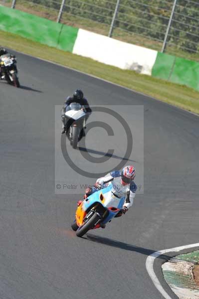 Mallory park Leicestershire;Mallory park photographs;Motorcycle action photographs;Trackday digital images;event digital images;eventdigitalimages;mallory park;no limits trackday;peter wileman photography;trackday;trackday photos