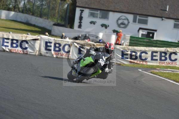 Mallory park Leicestershire;Mallory park photographs;Motorcycle action photographs;Trackday digital images;event digital images;eventdigitalimages;mallory park;no limits trackday;peter wileman photography;trackday;trackday photos