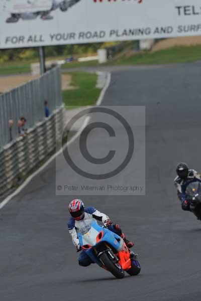 Mallory park Leicestershire;Mallory park photographs;Motorcycle action photographs;Trackday digital images;event digital images;eventdigitalimages;mallory park;no limits trackday;peter wileman photography;trackday;trackday photos