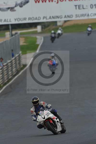 Mallory park Leicestershire;Mallory park photographs;Motorcycle action photographs;Trackday digital images;event digital images;eventdigitalimages;mallory park;no limits trackday;peter wileman photography;trackday;trackday photos