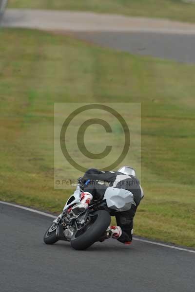 Mallory park Leicestershire;Mallory park photographs;Motorcycle action photographs;Trackday digital images;event digital images;eventdigitalimages;mallory park;no limits trackday;peter wileman photography;trackday;trackday photos