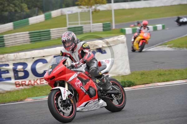 Mallory park Leicestershire;Mallory park photographs;Motorcycle action photographs;Trackday digital images;event digital images;eventdigitalimages;mallory park;no limits trackday;peter wileman photography;trackday;trackday photos