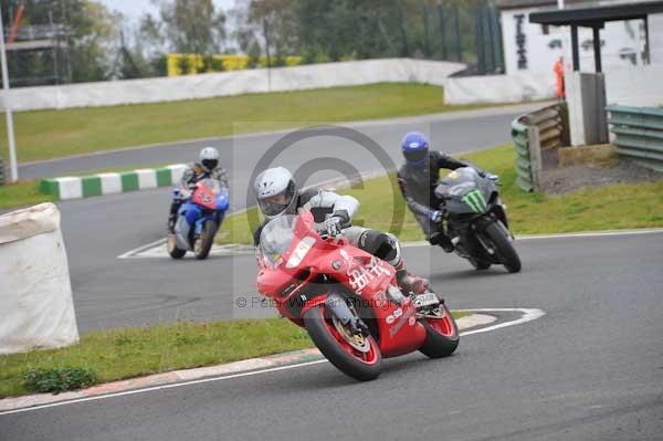 Mallory park Leicestershire;Mallory park photographs;Motorcycle action photographs;Trackday digital images;event digital images;eventdigitalimages;mallory park;no limits trackday;peter wileman photography;trackday;trackday photos