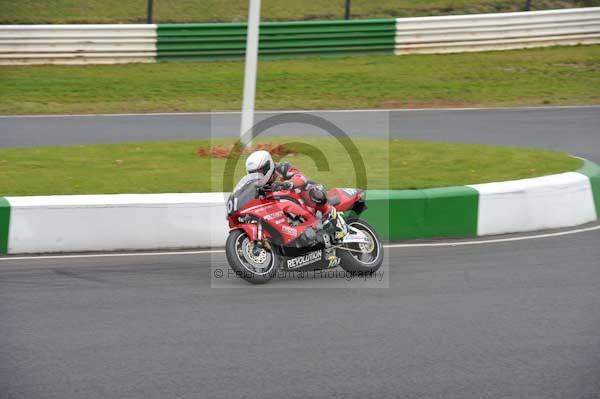 Mallory park Leicestershire;Mallory park photographs;Motorcycle action photographs;Trackday digital images;event digital images;eventdigitalimages;mallory park;no limits trackday;peter wileman photography;trackday;trackday photos