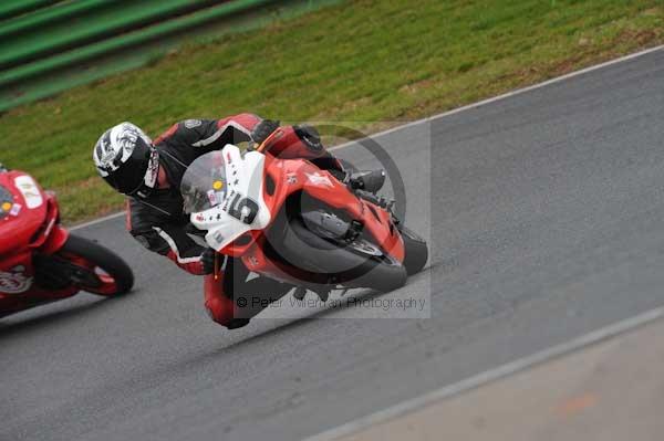 Mallory park Leicestershire;Mallory park photographs;Motorcycle action photographs;Trackday digital images;event digital images;eventdigitalimages;mallory park;no limits trackday;peter wileman photography;trackday;trackday photos