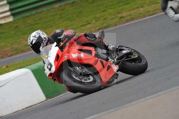 Mallory park Leicestershire;Mallory park photographs;Motorcycle action photographs;Trackday digital images;event digital images;eventdigitalimages;mallory park;no limits trackday;peter wileman photography;trackday;trackday photos