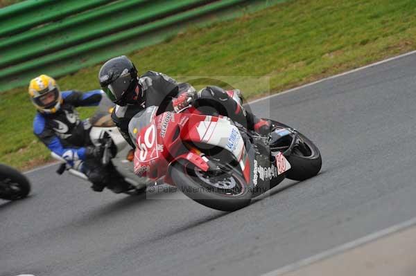 Mallory park Leicestershire;Mallory park photographs;Motorcycle action photographs;Trackday digital images;event digital images;eventdigitalimages;mallory park;no limits trackday;peter wileman photography;trackday;trackday photos